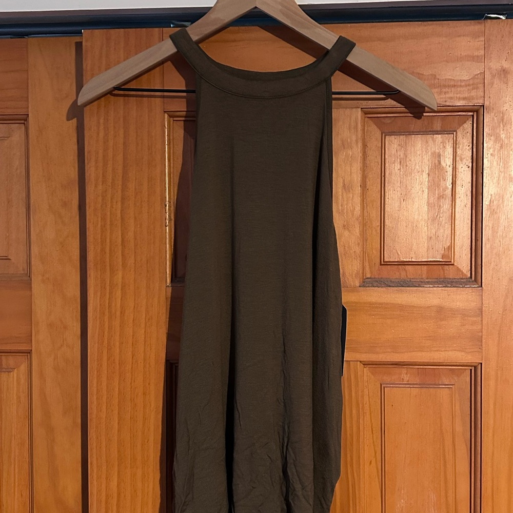 Melrose and Market XS Army Green Sleeveless Flowy Top
